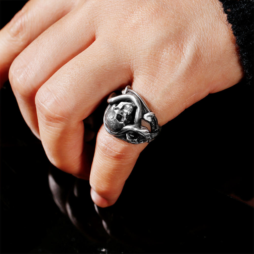 Wholesale Unique Men's Gothic Hip-pop Skull Silver Ring Black Rhodium Plated Punk Cool Fashion Ring for Man